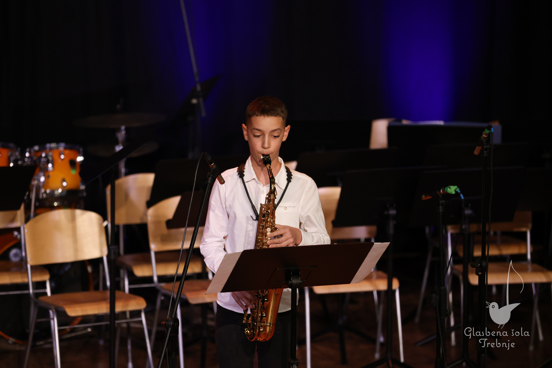 Nastop oddelka za pihala in oddelka za trobila in tolkala ob 50-letnici šole