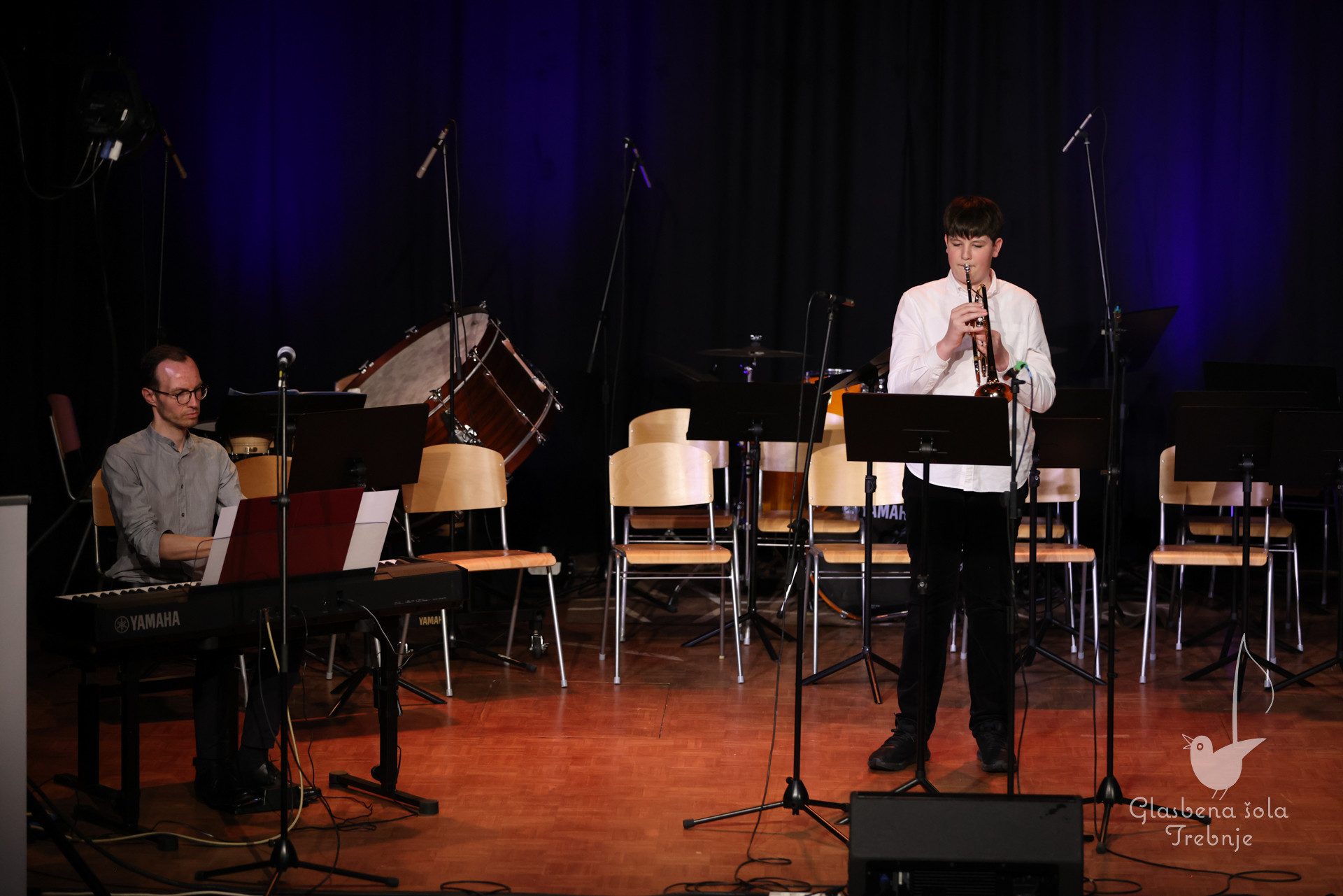 Nastop oddelka za pihala in oddelka za trobila in tolkala ob 50-letnici šole