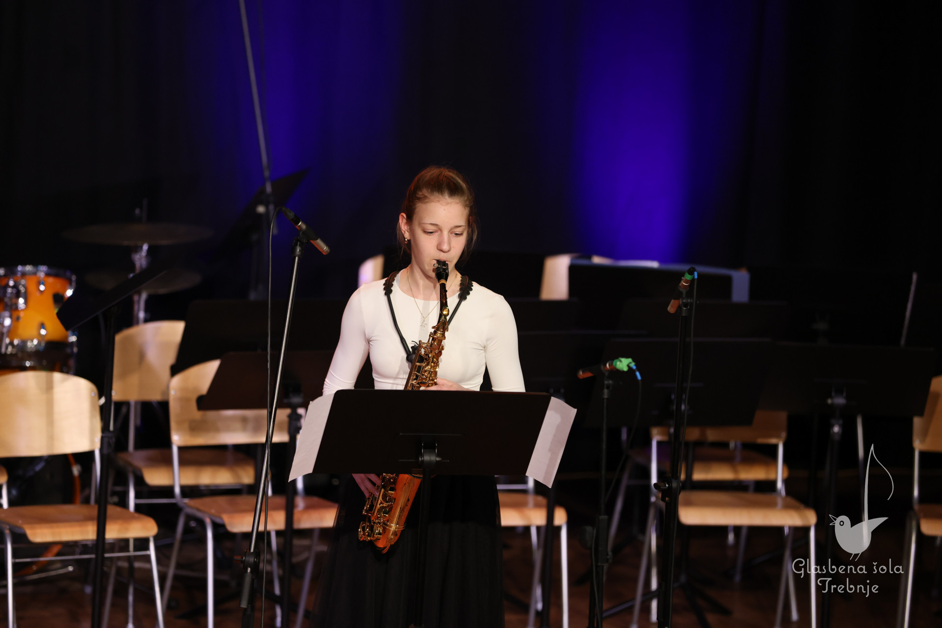 Nastop oddelka za pihala in oddelka za trobila in tolkala ob 50-letnici šole