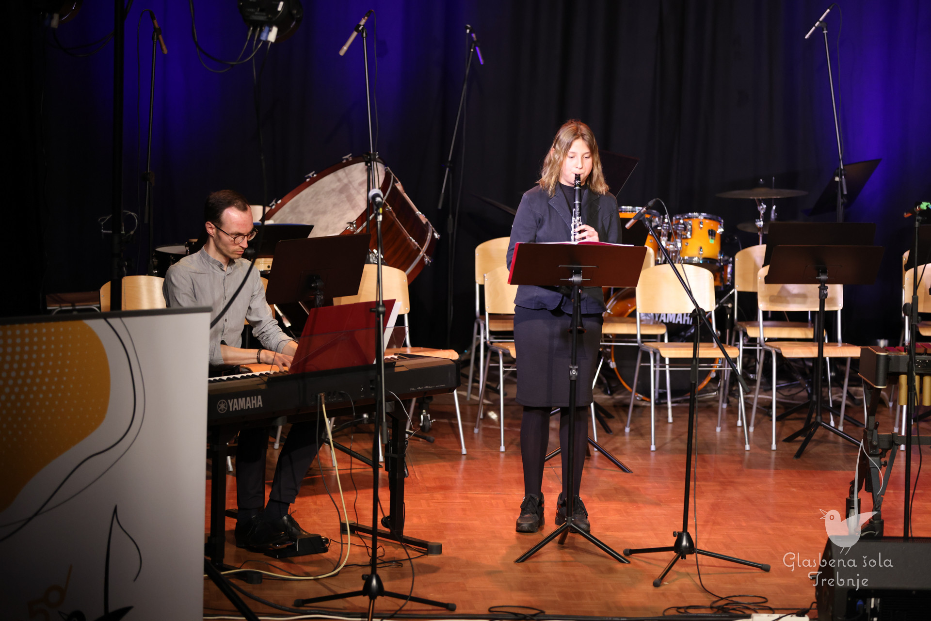 Nastop oddelka za pihala in oddelka za trobila in tolkala ob 50-letnici šole