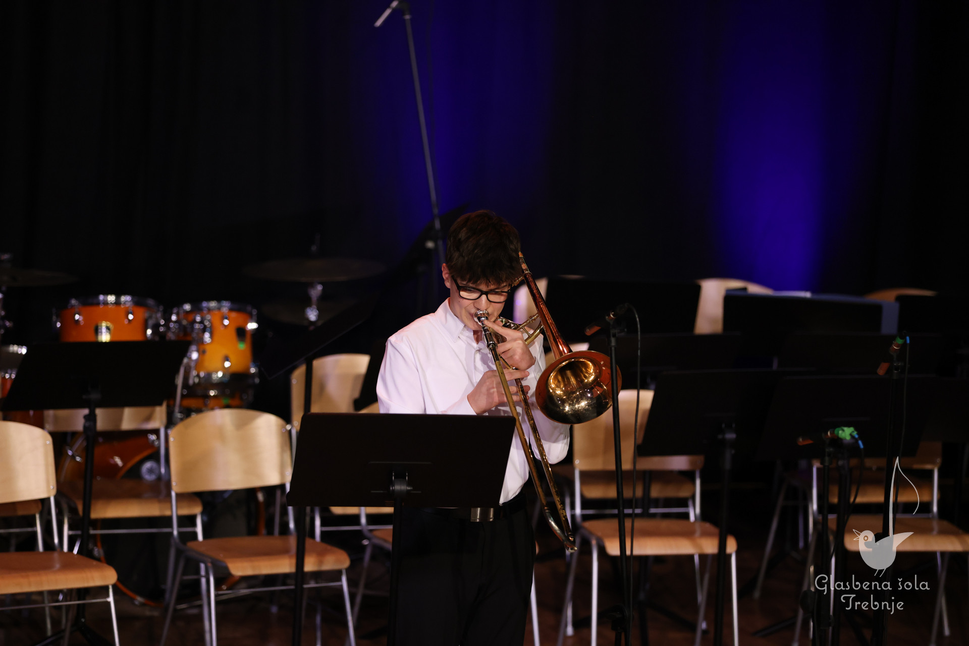 Nastop oddelka za pihala in oddelka za trobila in tolkala ob 50-letnici šole