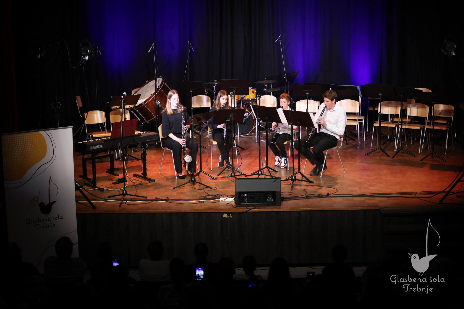Nastop oddelka za pihala in oddelka za trobila in tolkala ob 50-letnici šole