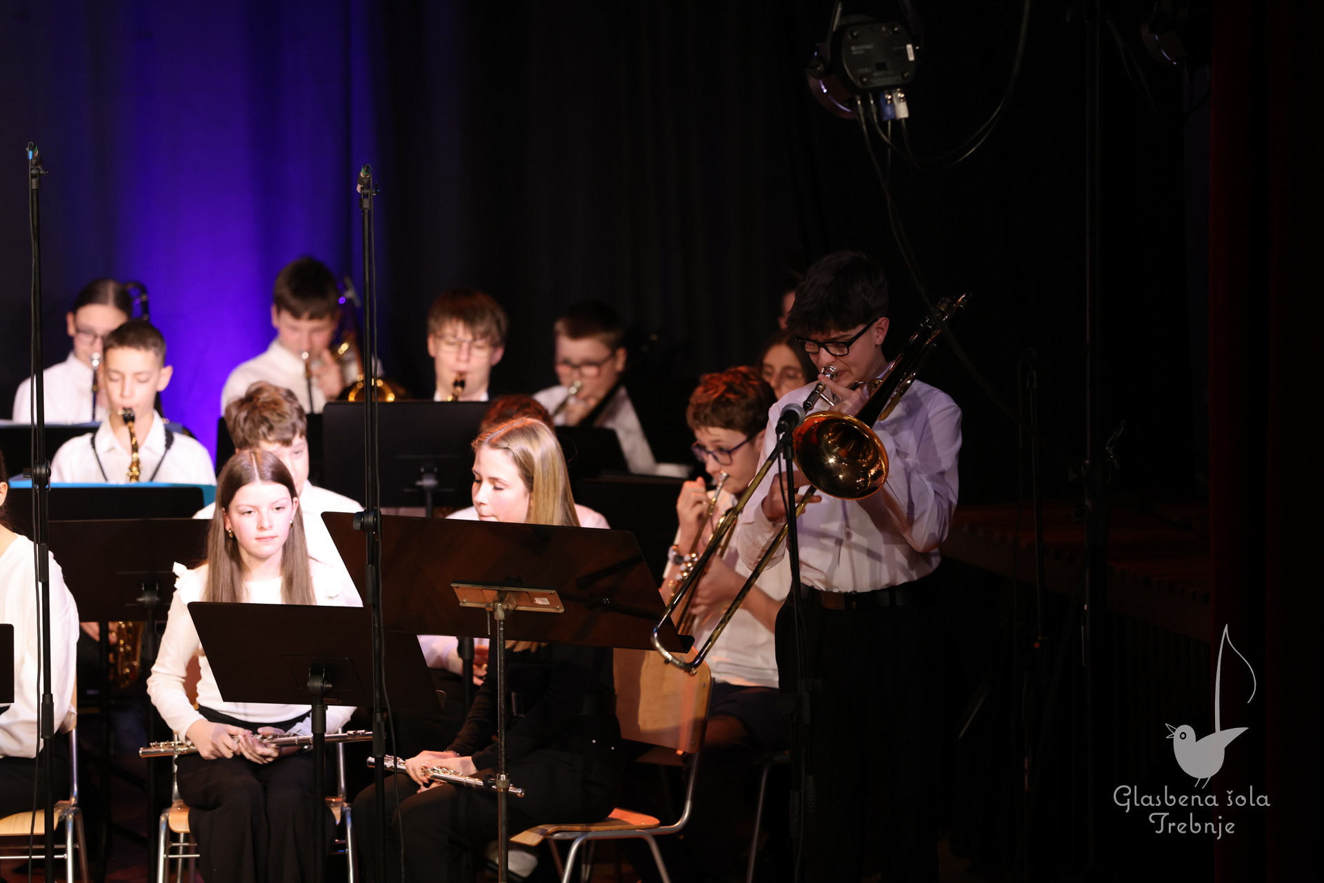 Nastop oddelka za pihala in oddelka za trobila in tolkala ob 50-letnici šole