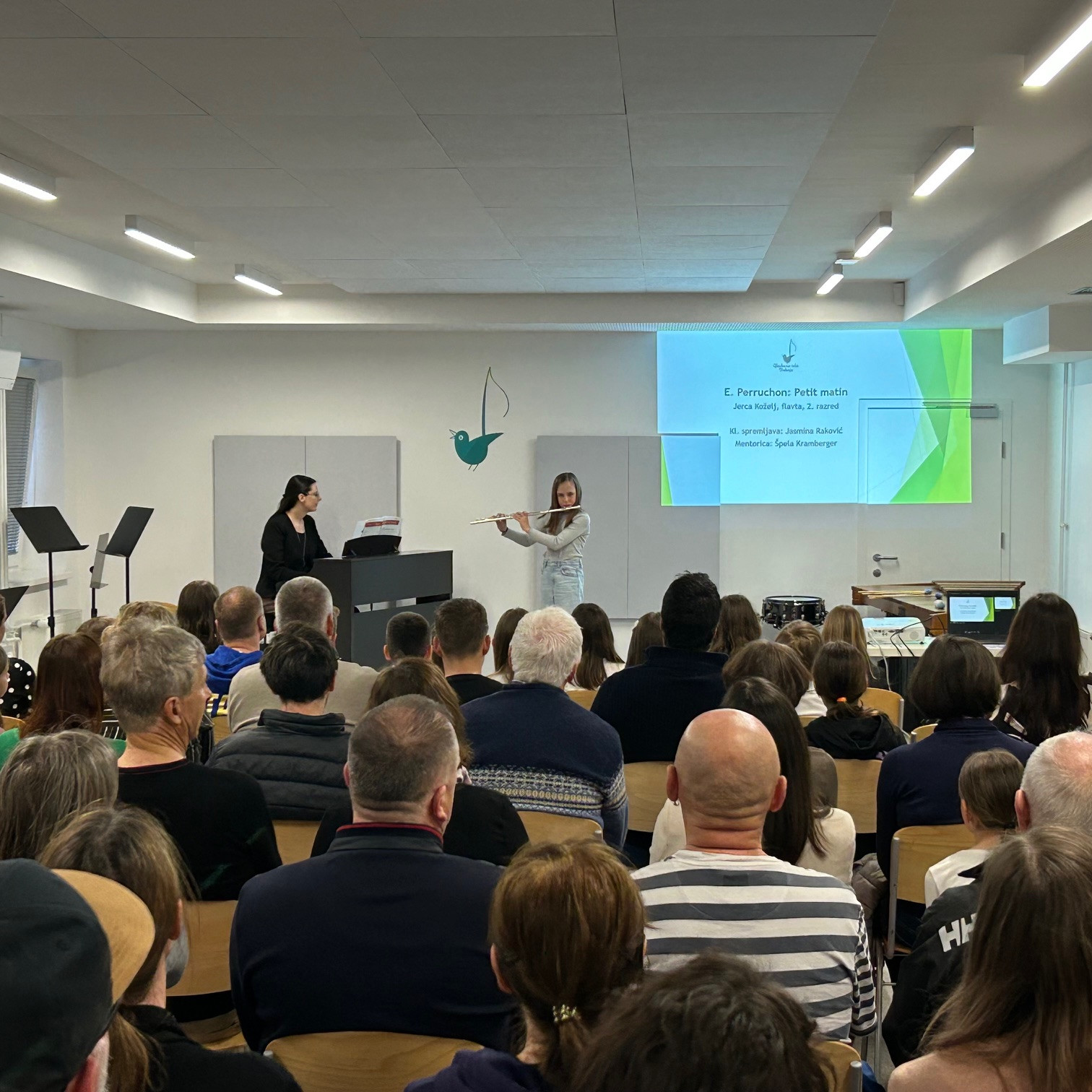 Nastop oddelka za pihala, trobila in tolkala