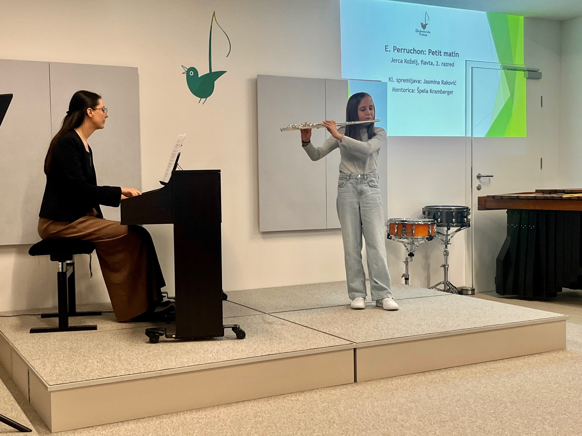 Nastop oddelka za pihala, trobila in tolkala