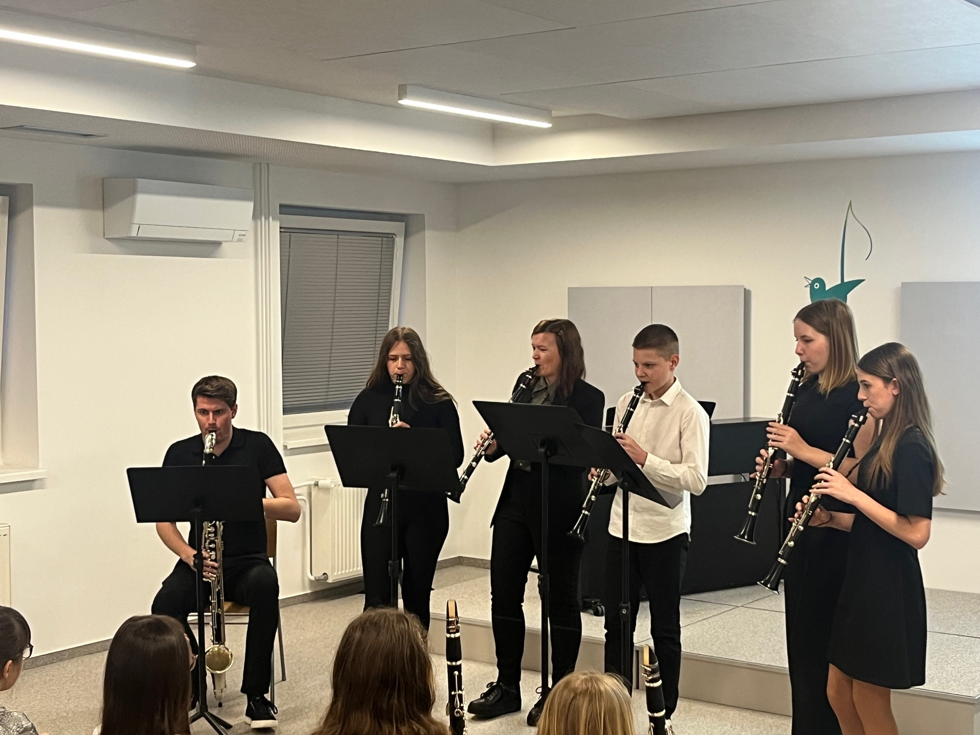 Nastop oddelka za pihala, trobila in tolkala