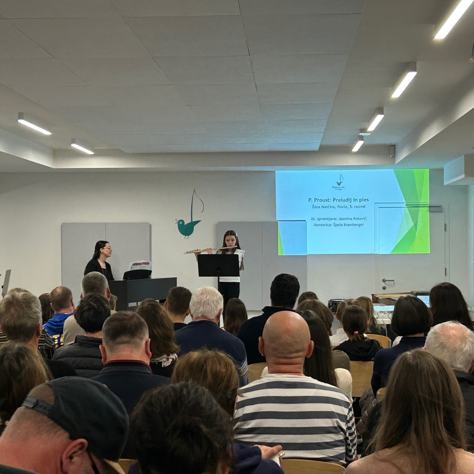 Nastop oddelka za pihala, trobila in tolkala