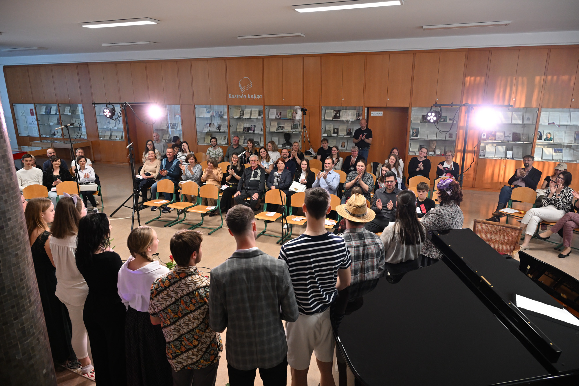 Nastop pevskega oddelka ob 50-letnici šole