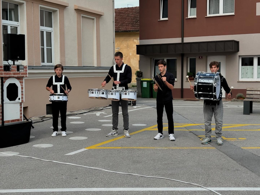 Nastop tolkalne skupine Glasbene šole Trebnje na dogodku Trajnostno mobilno popoldne