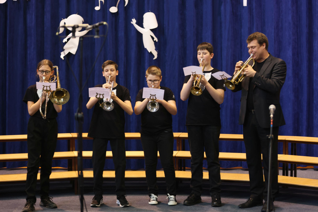 Območna revija najmlajših pevskih zborov Pomladni zvončki