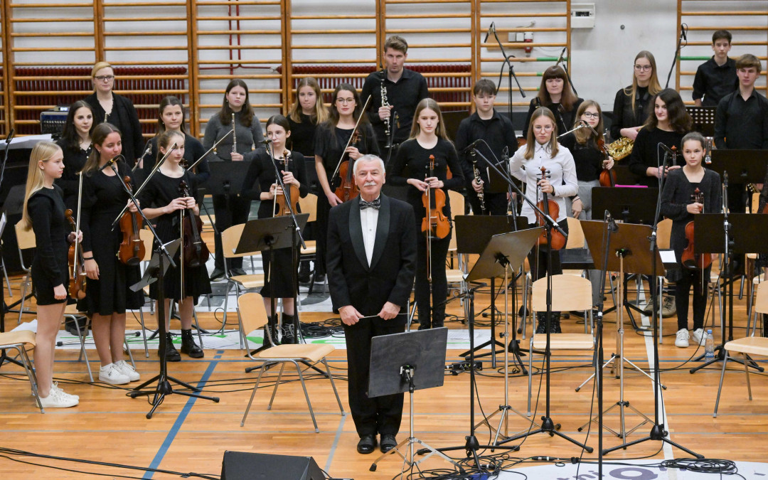Praznični koncert godalnega orkestra Glasbene šole Trebnje