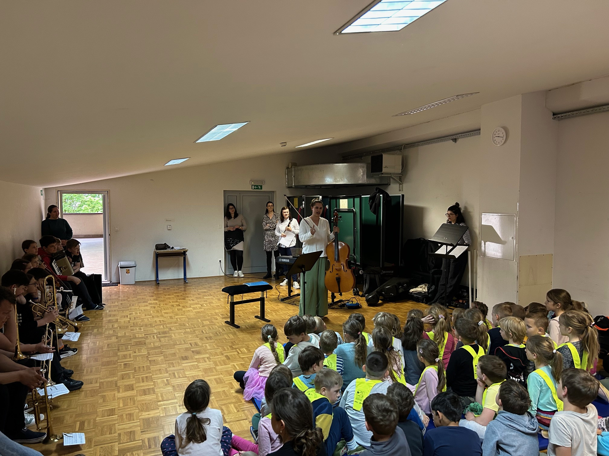 Predstavitev inštrumentov na OŠ Mirna in na PŠ Dolenja Nemška vas