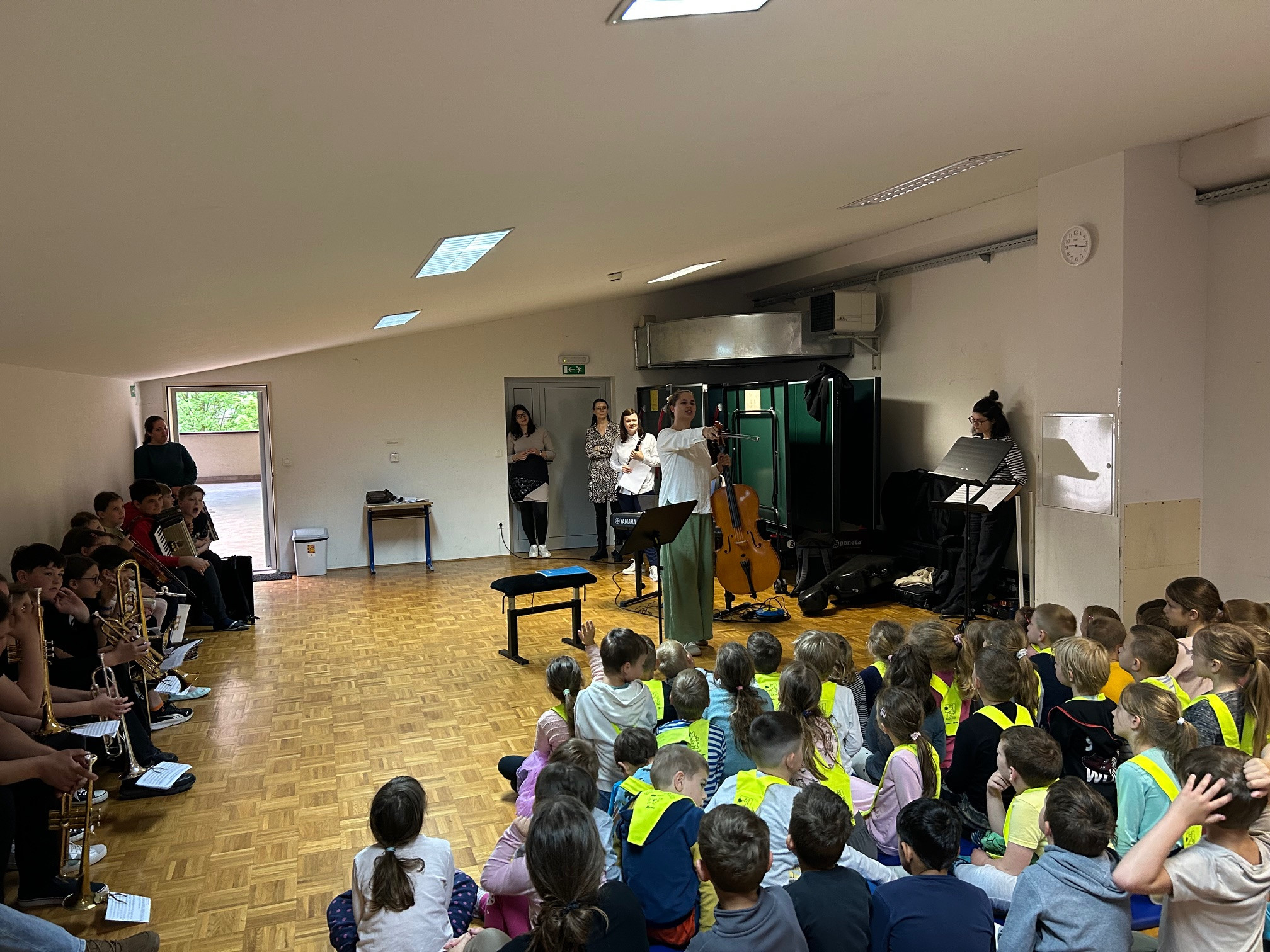 Predstavitev inštrumentov na OŠ Mirna in na PŠ Dolenja Nemška vas
