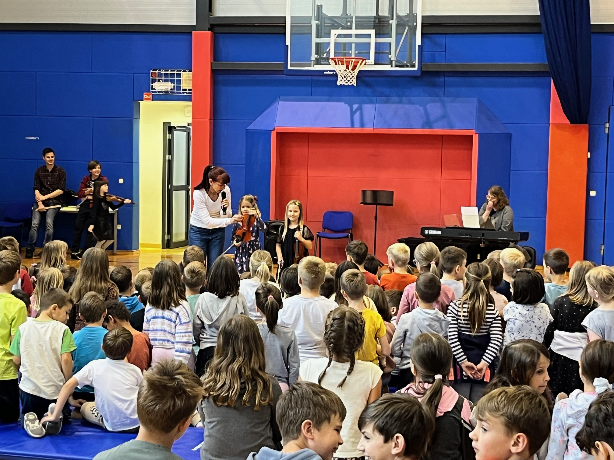 Predstavitev inštrumentov na OŠ Mirna in na PŠ Dolenja Nemška vas