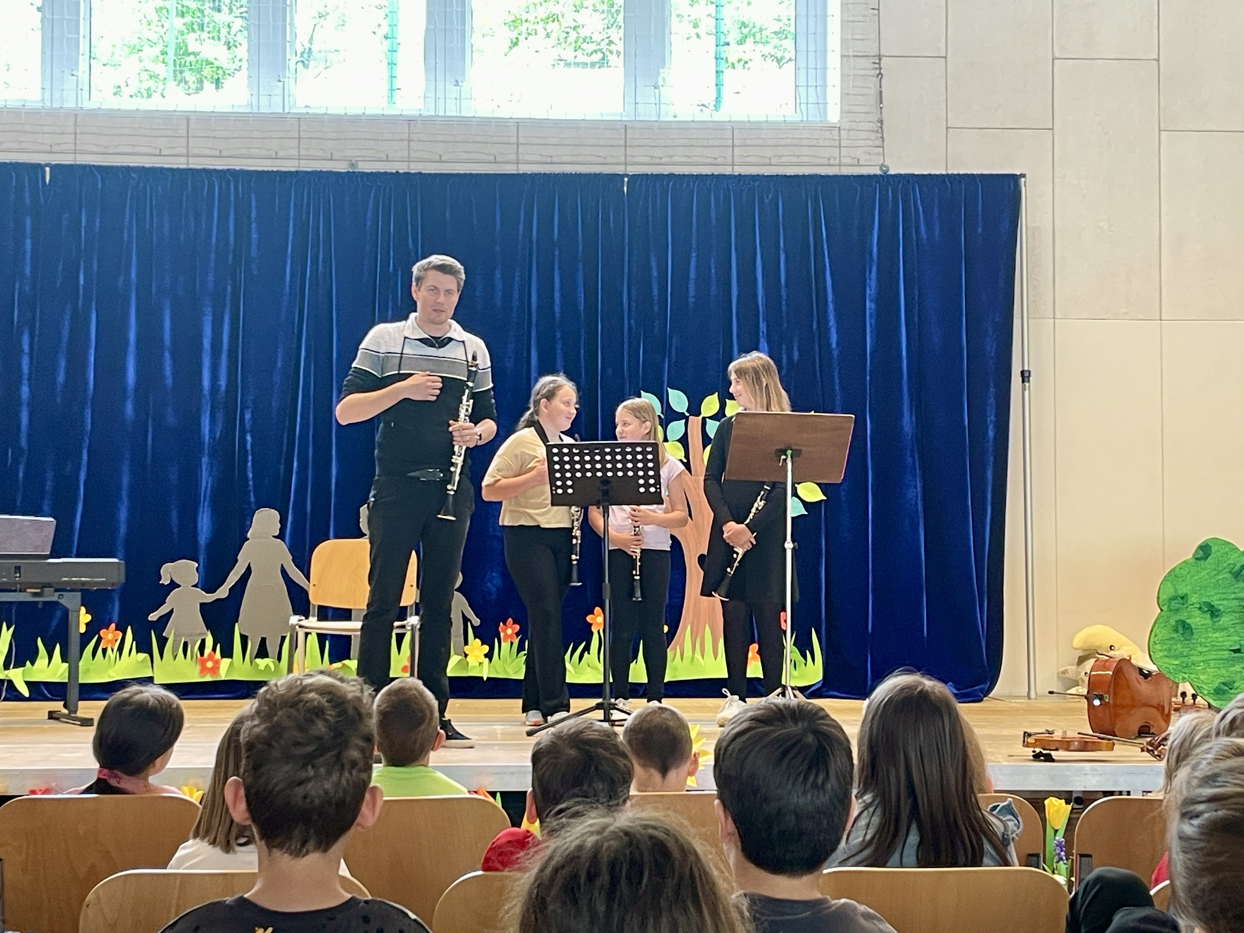 Predstavitev instrumentov na OŠ Mokronog in Podružnični šoli Trebelno