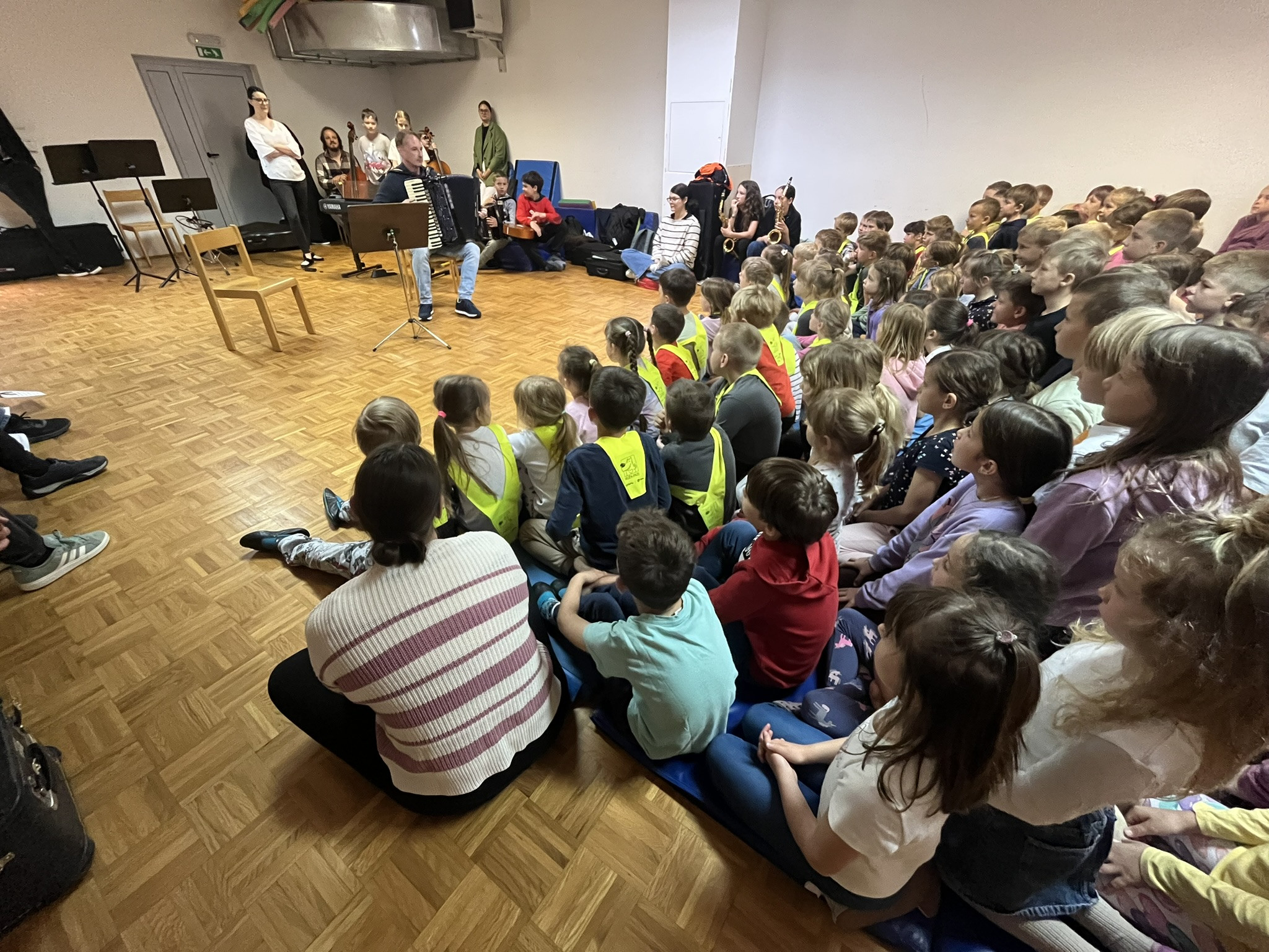 Predstavitve instrumentov na Osnovni šoli dr. Pavla Lunačka Šentrupert in Osnovni šoli Mirna