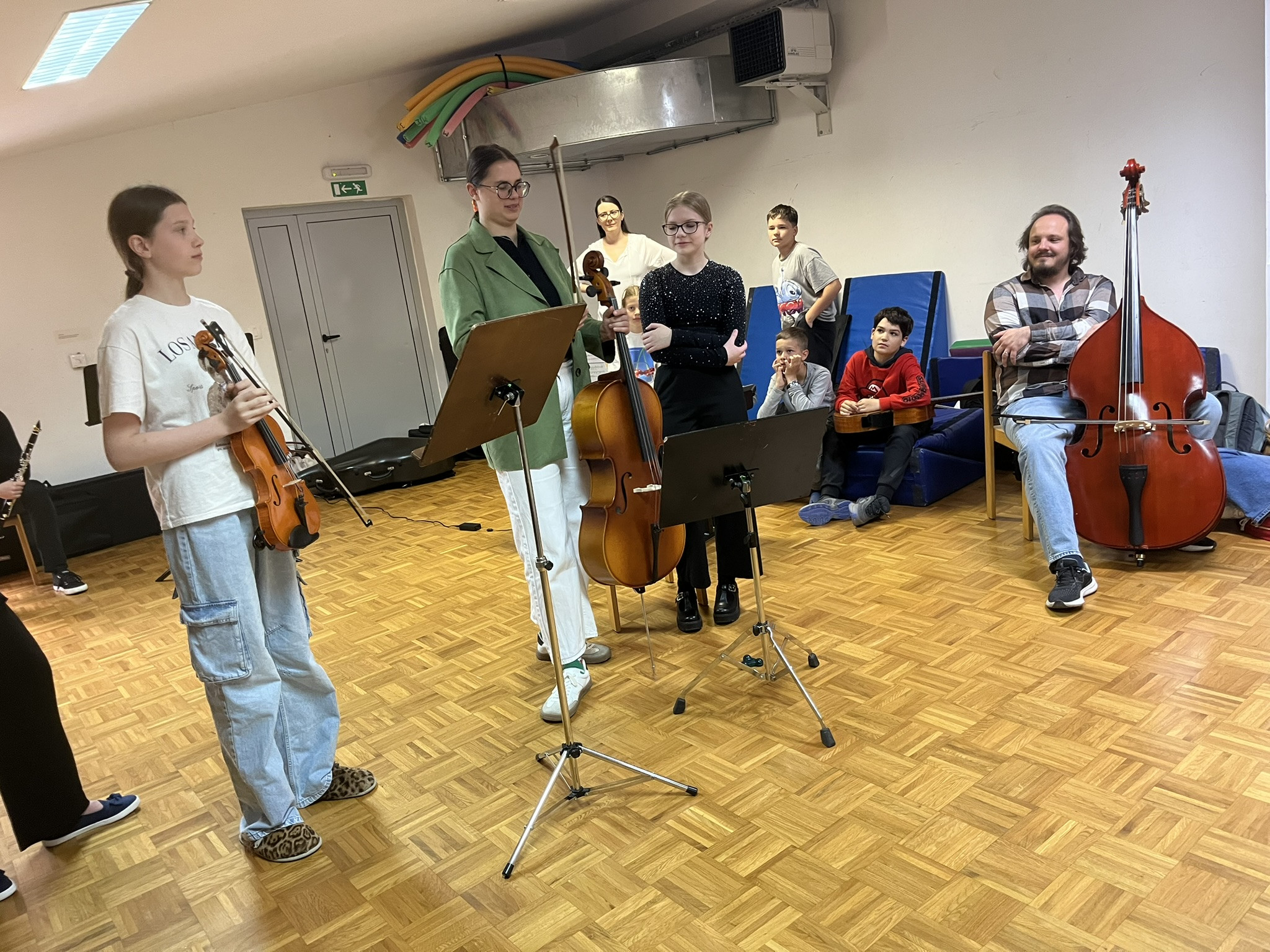 Predstavitve instrumentov na Osnovni šoli dr. Pavla Lunačka Šentrupert in Osnovni šoli Mirna