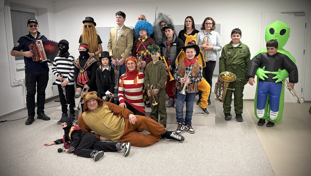 Pustni razredni nastop učencev trobil