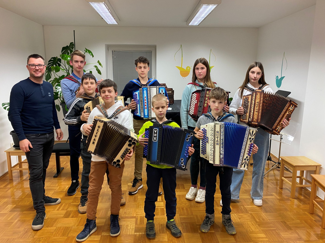 Razredni nastop učencev diatonične harmonike