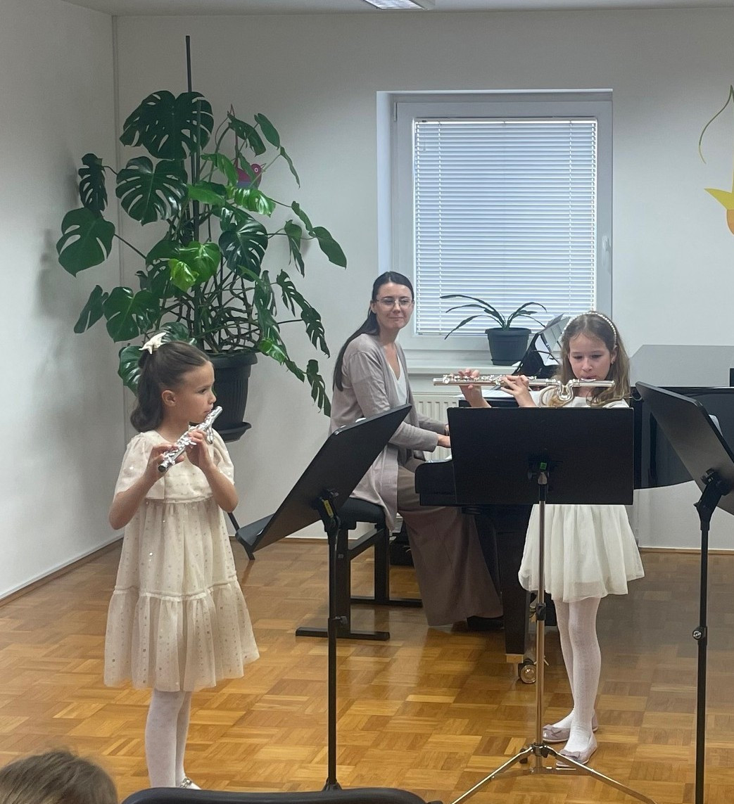 Razredni nastop učencev flavte in kljunaste flavte