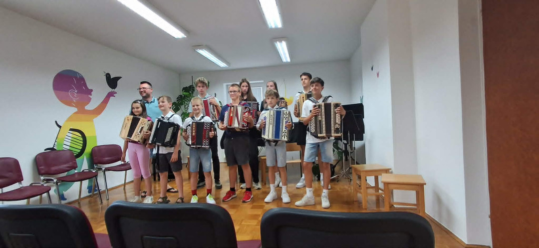 Razredni nastop učencev harmonike in diatonične harmonike