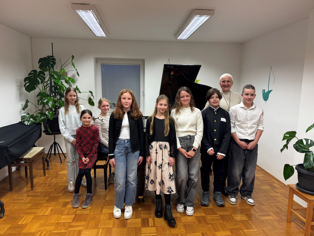 Razredni nastop učencev klavirja