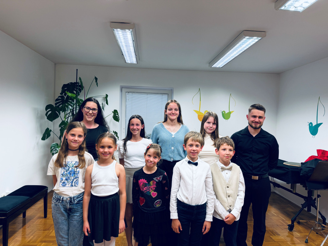 Razredni nastop učencev klavirja