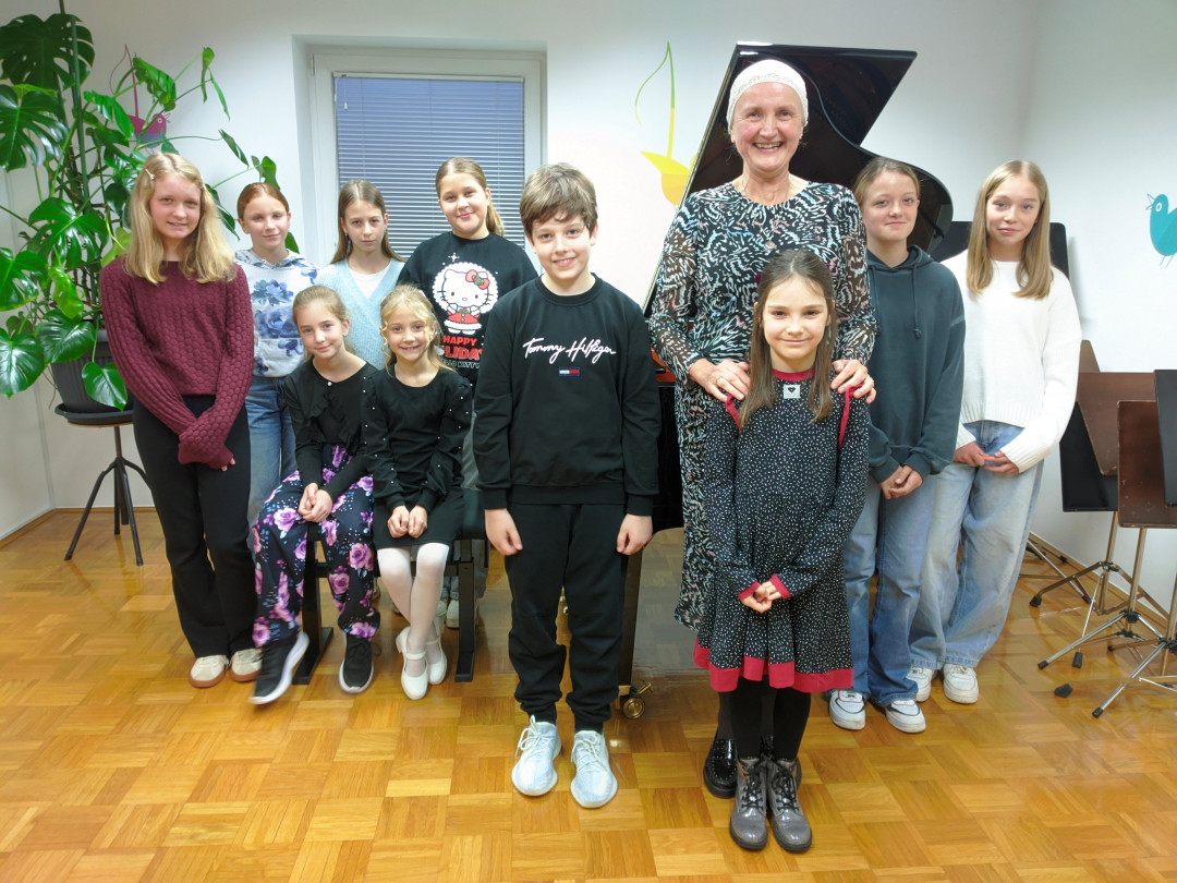 Razredni nastop učencev klavirja