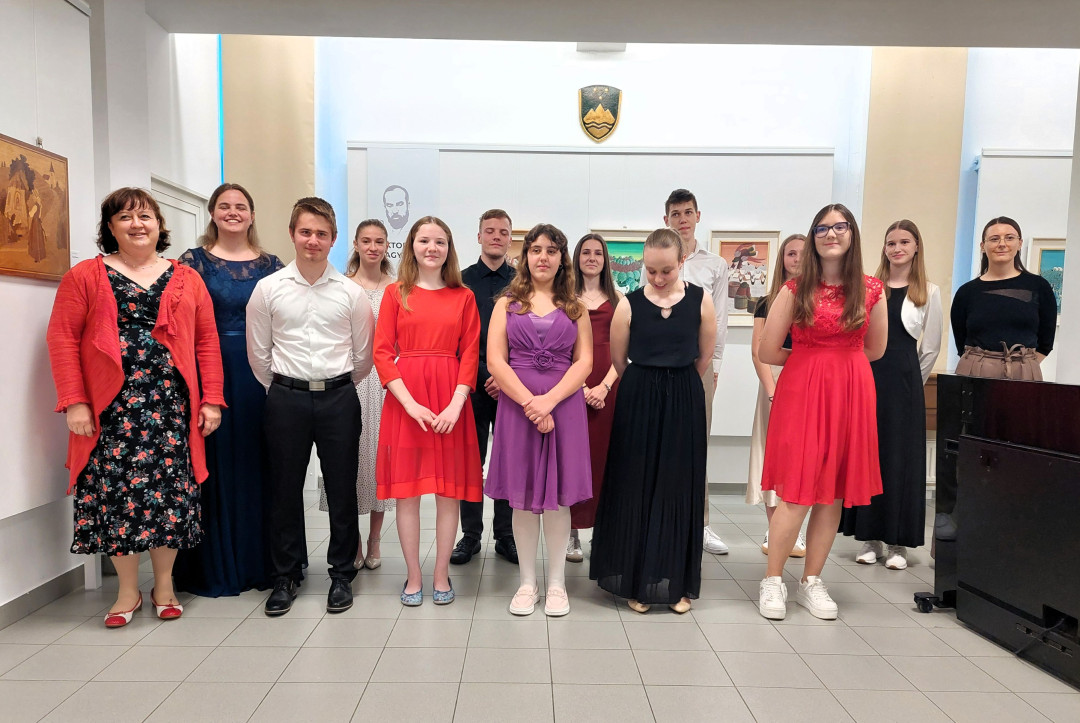 Razredni nastop učencev petja