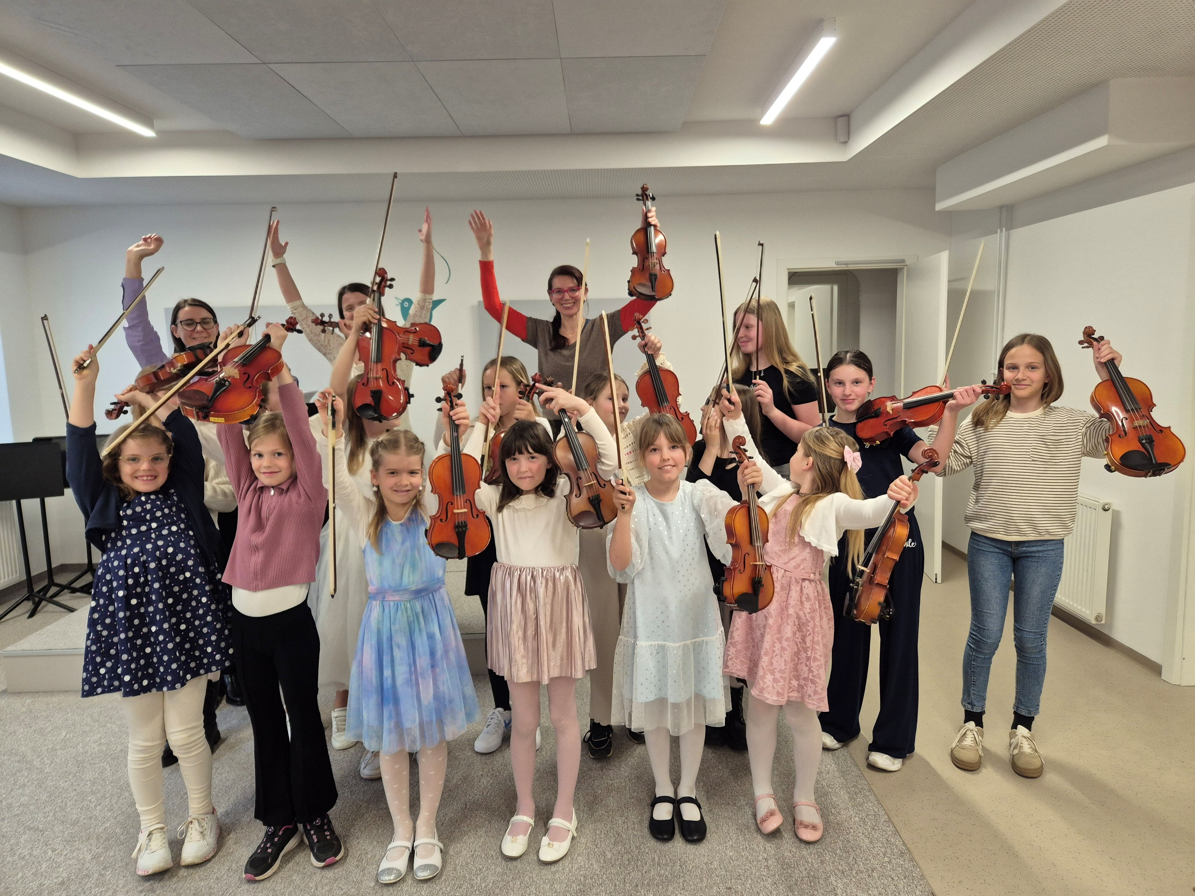 Razredni nastop učenk violine