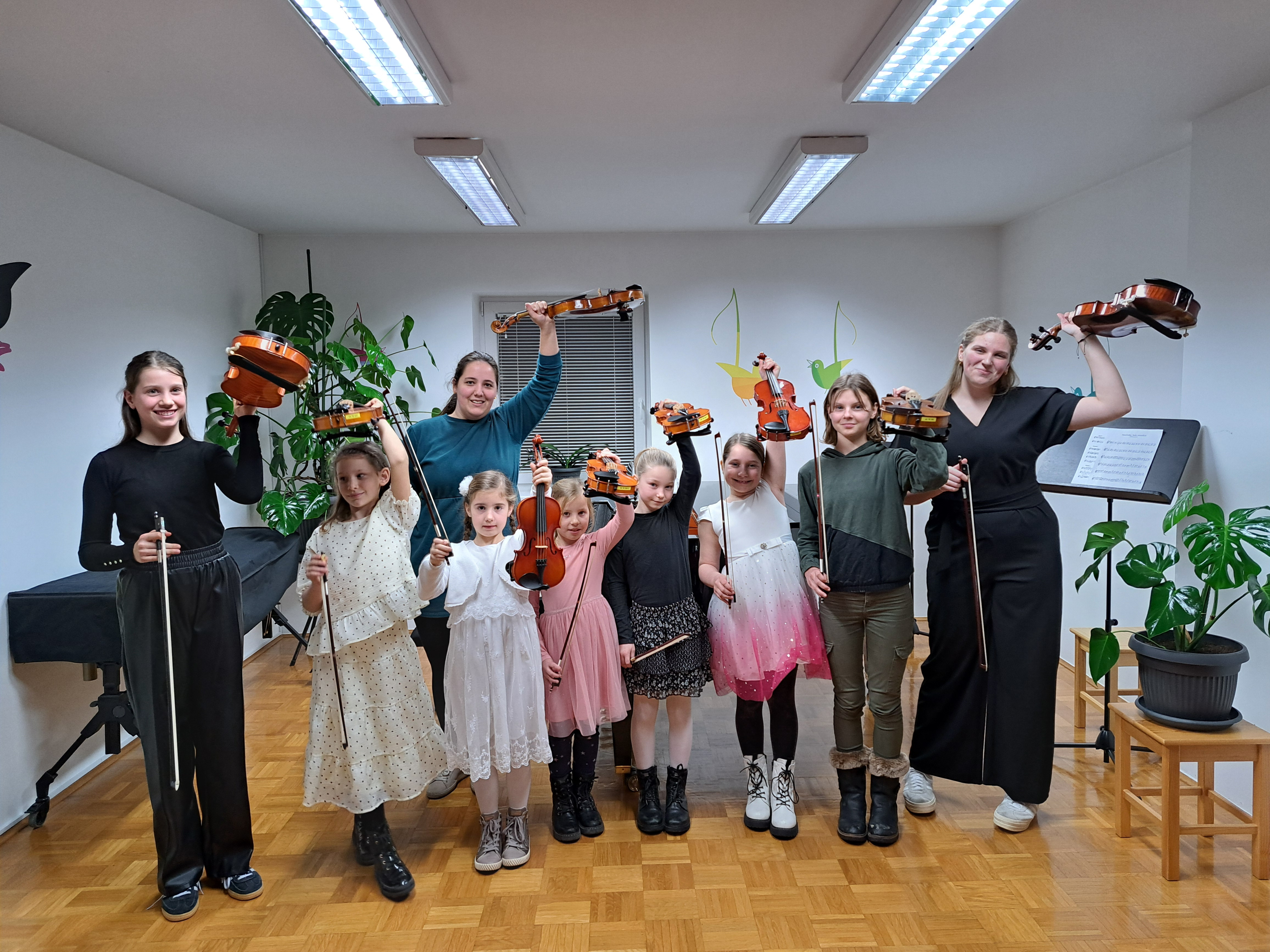 Razredni nastop učenk violine in viole
