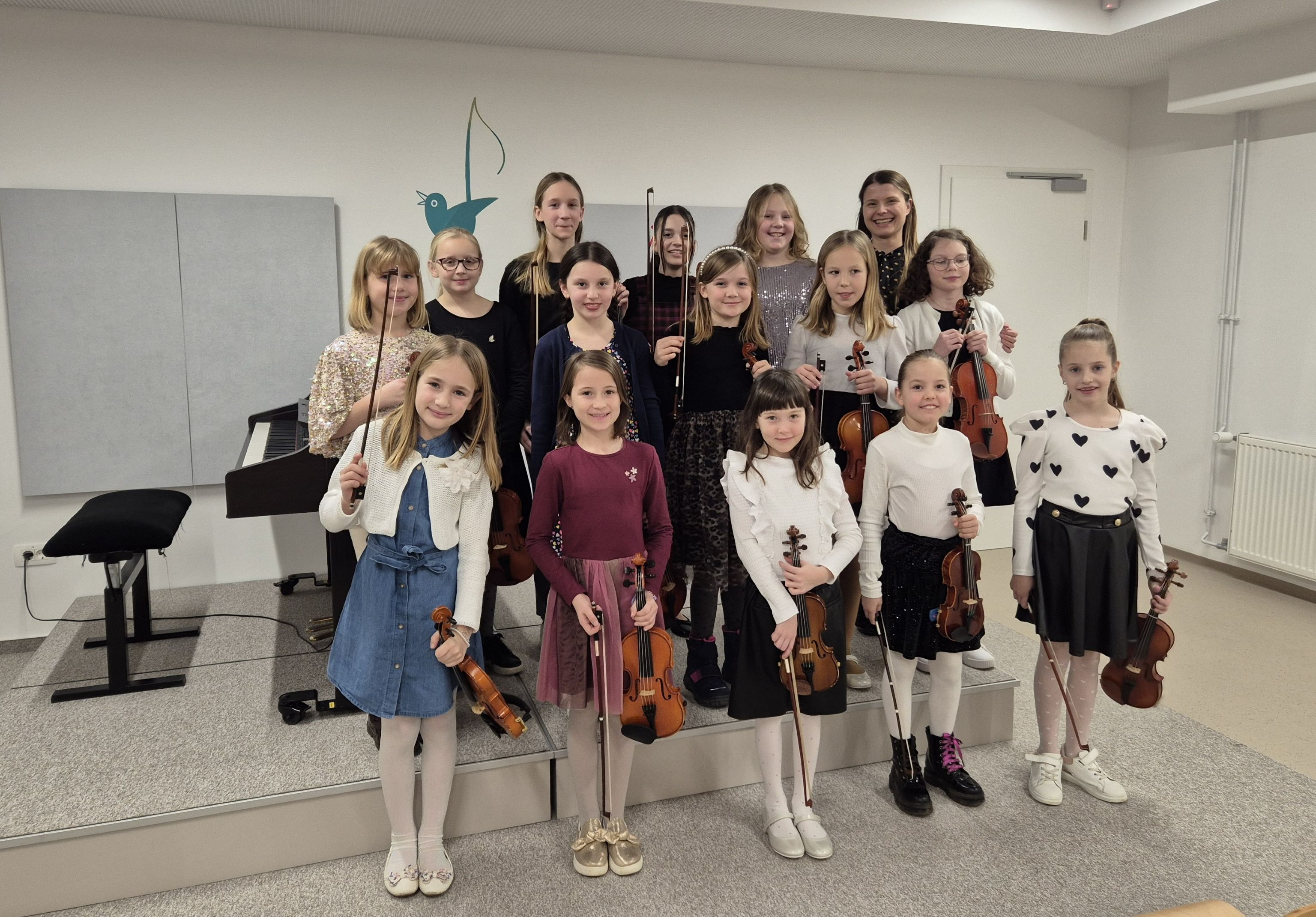 Razredni nastop učenk violine iz razreda Vere Magdevske