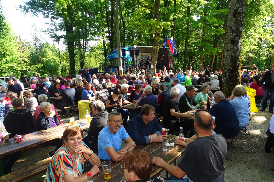 Tradicionalno delavsko srečanje na Debencu pri Mirni