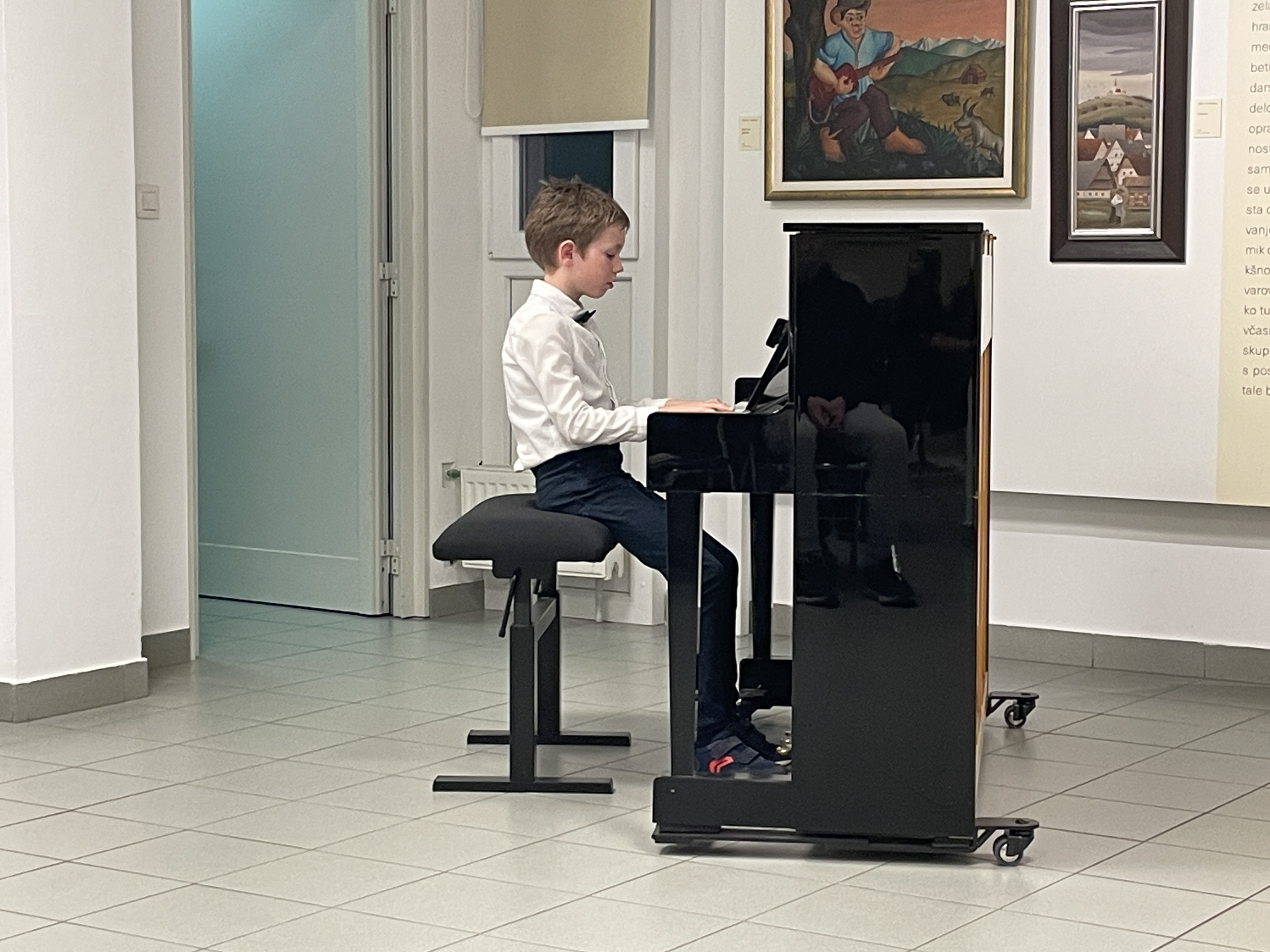 Tretji koncert iz cikla Mladi glasbeniki nastopajo v galeriji