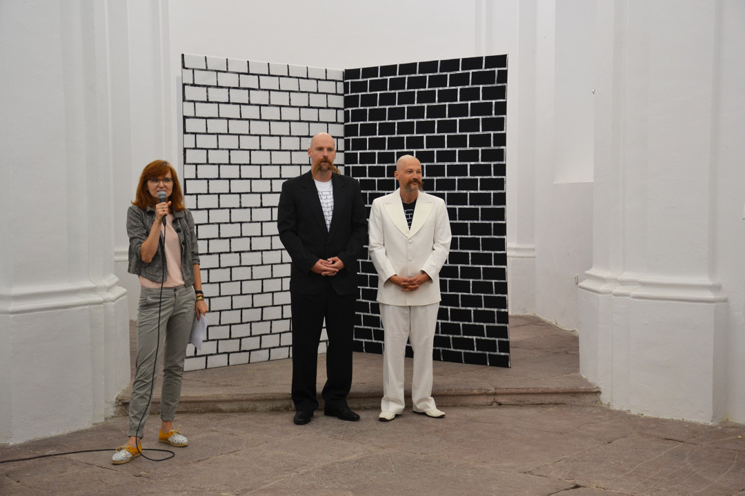 Beli sladoled: BOOK, odprtje razstave