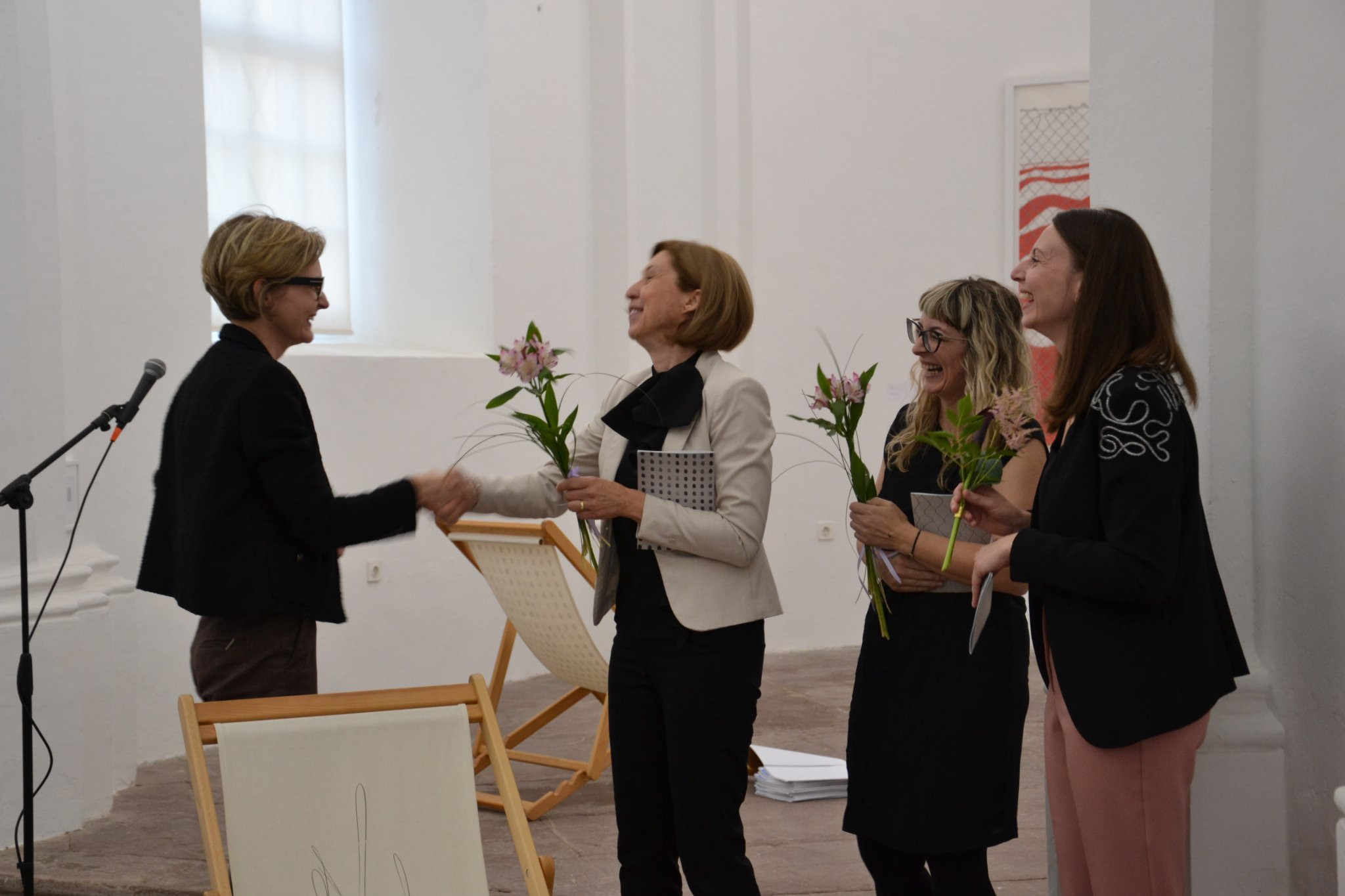 Jasmina Nedanovski | MI PA GLEDAMO ...