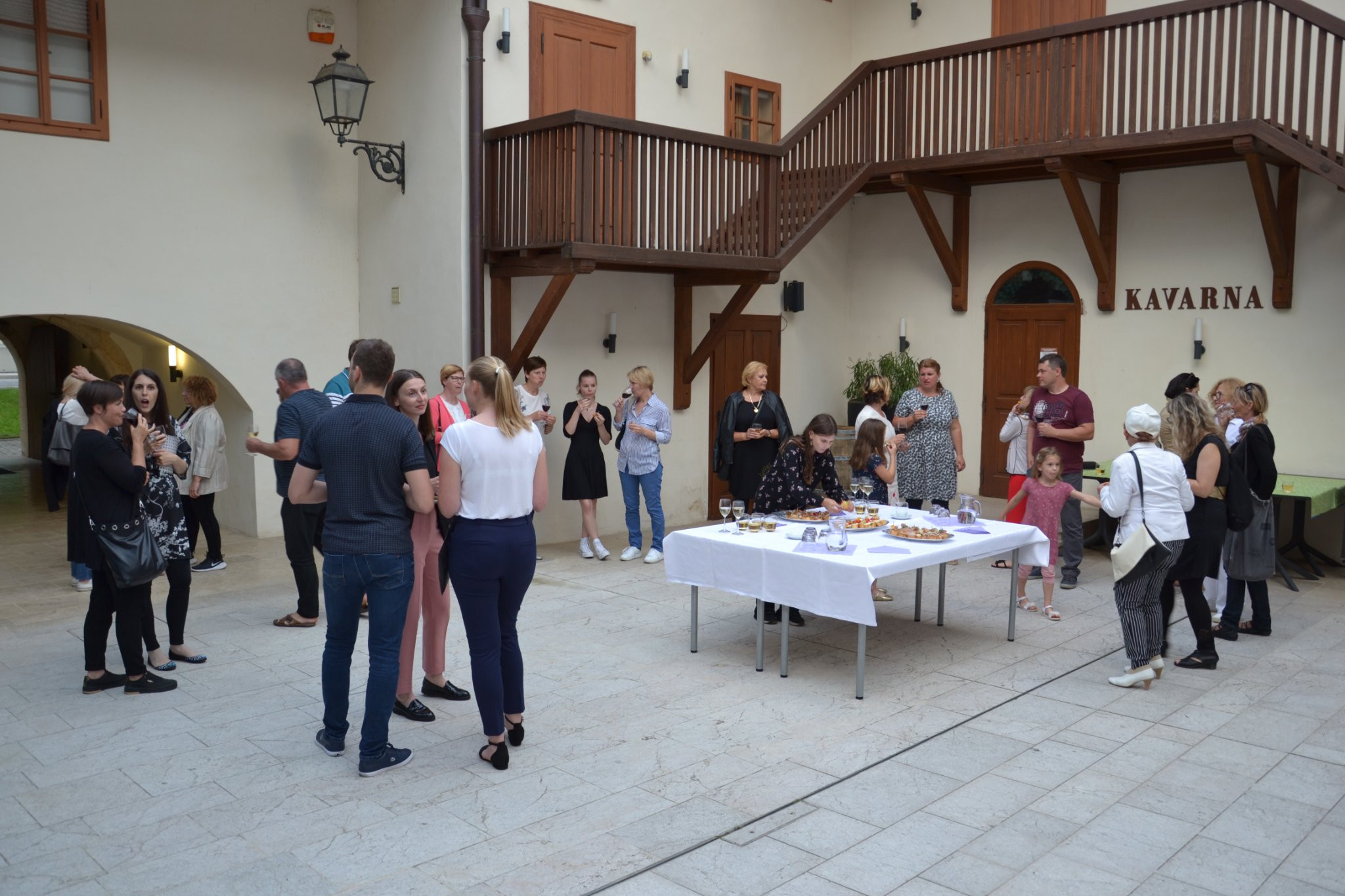 Jasmina Nedanovski | MI PA GLEDAMO ...