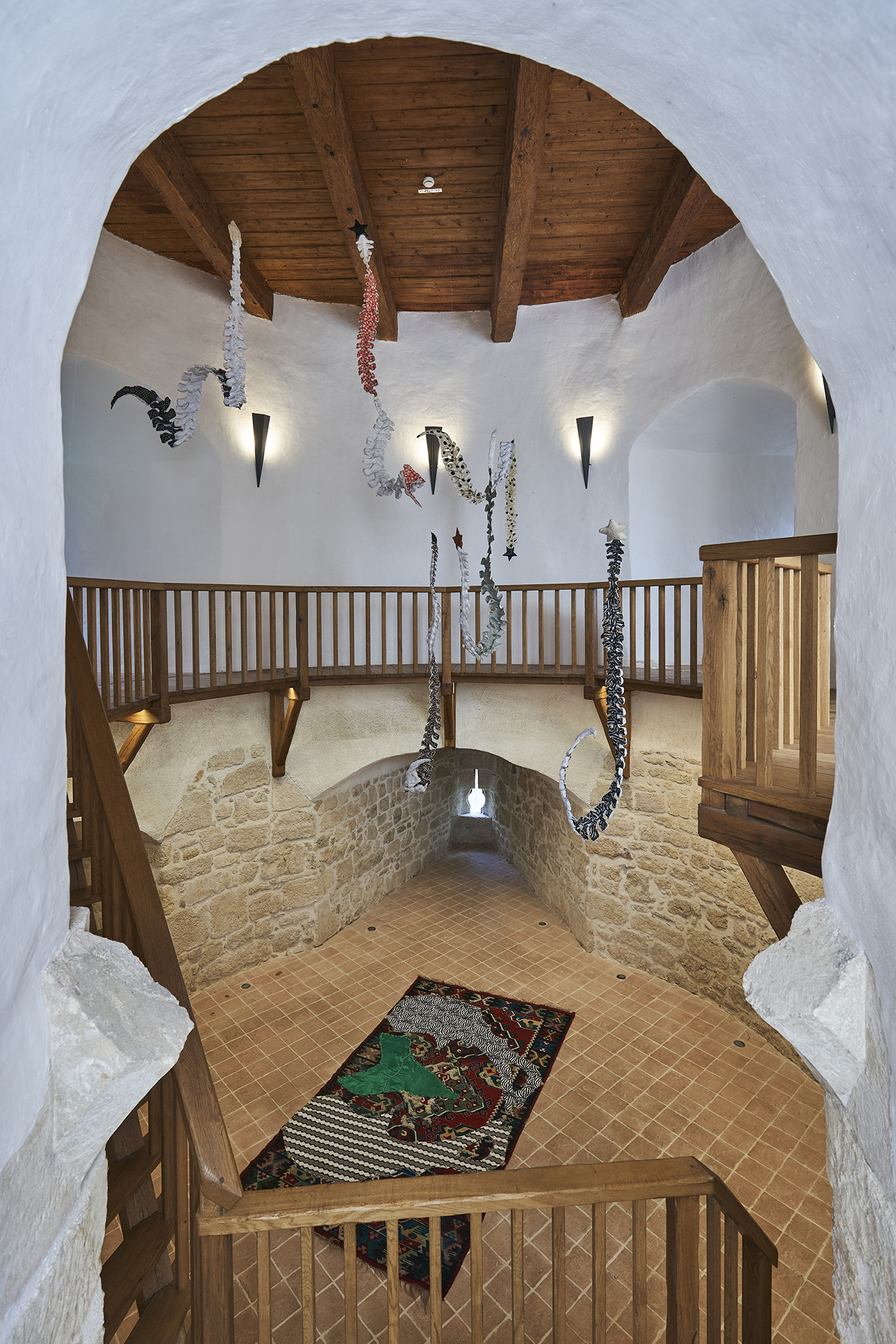 Iva Tratnik | IGRAČE IN KOSTI