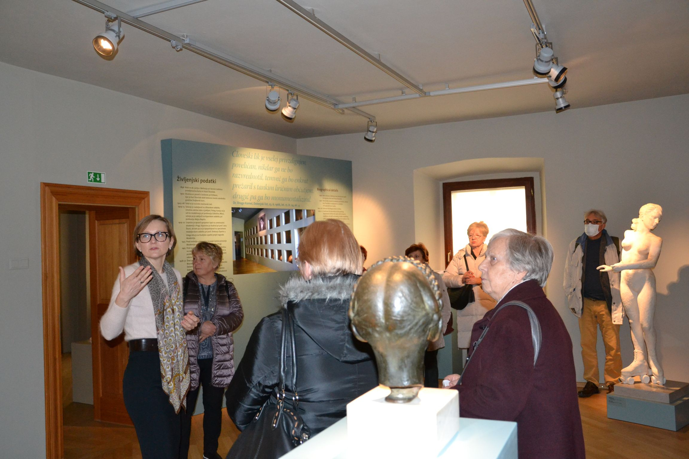 5. pogled v Štovičkov depo: Jaz, ženska I vodstvo po razstavi ob dnevu žena