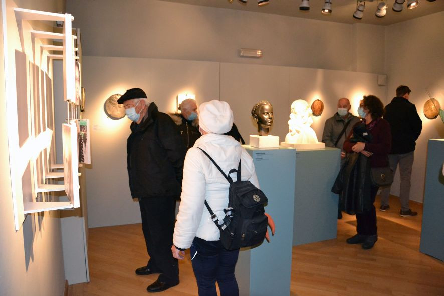 5. pogled v Štovičkov depo: Jaz, ženska, odprtje kiparske razstave