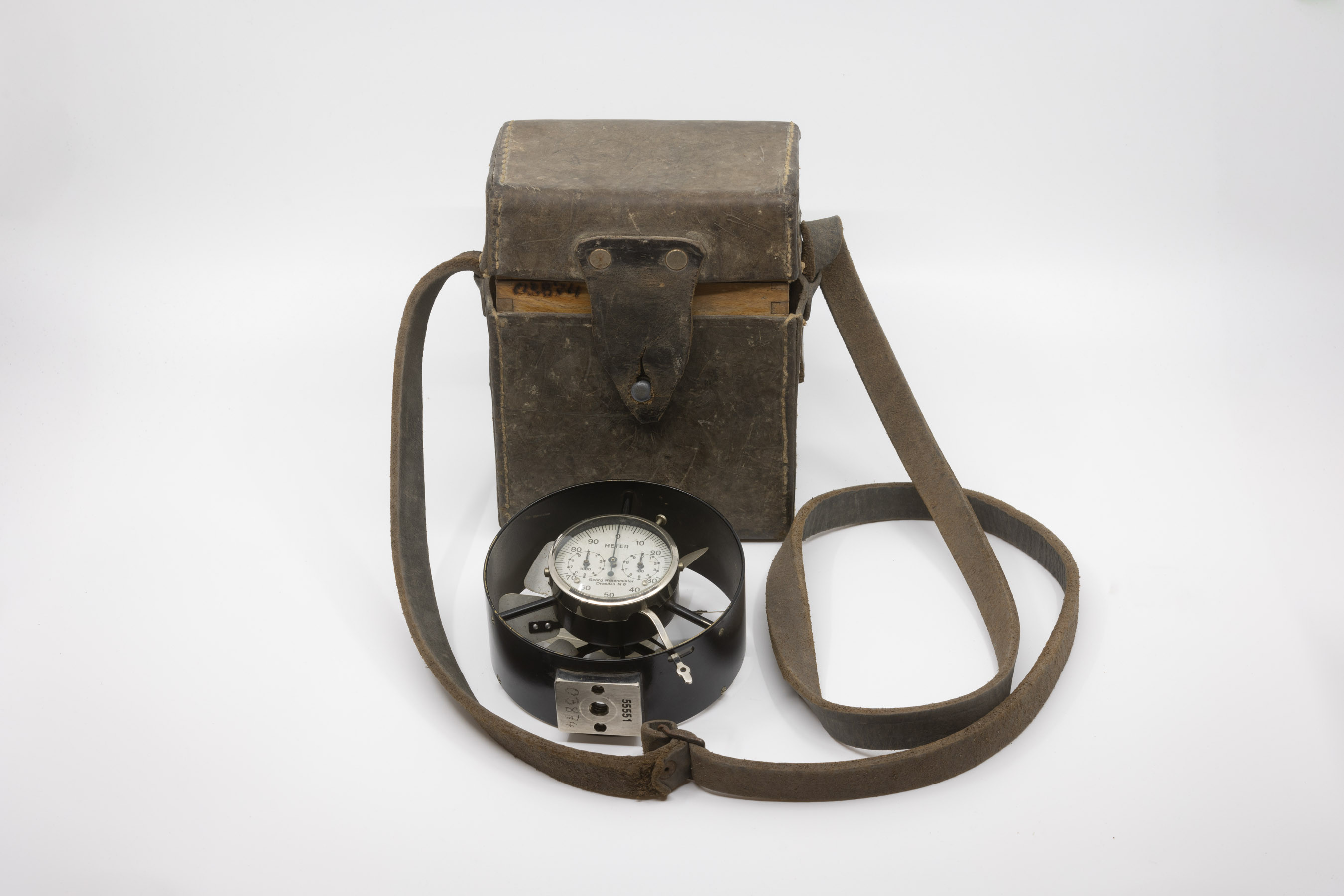 Anemometer v etuiju
