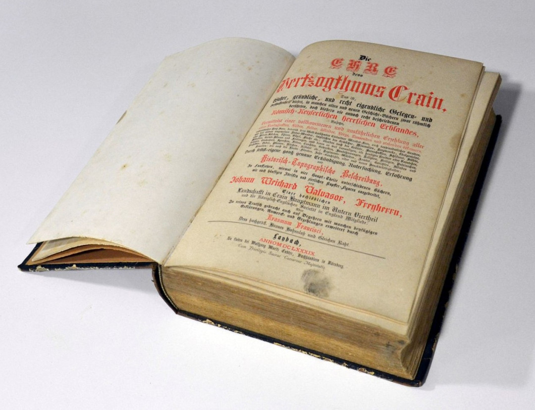 Dokument časa – knjiga