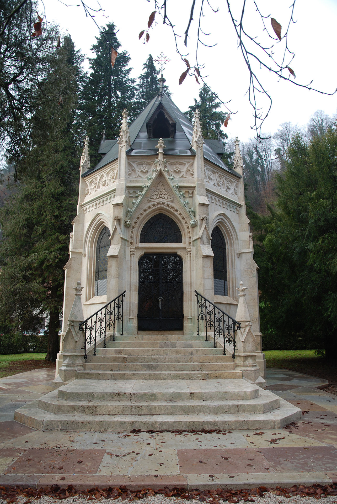 Hočevarjev mavzolej