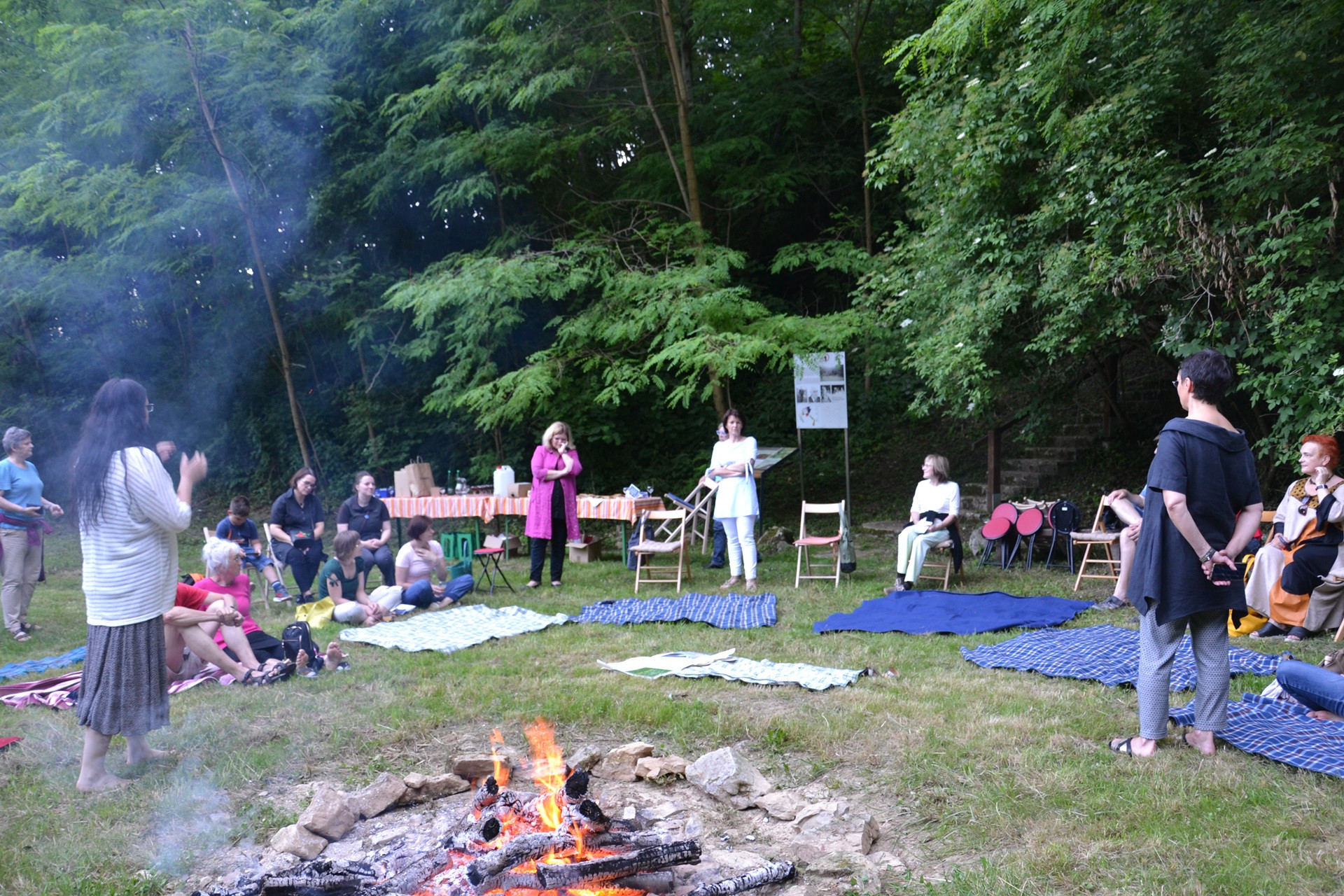 Jana Puhar I Ajdovske zgodbe v Ajdovski jami: Snovna in nesnovna zapuščina Ajdov v Posavju, predavanje