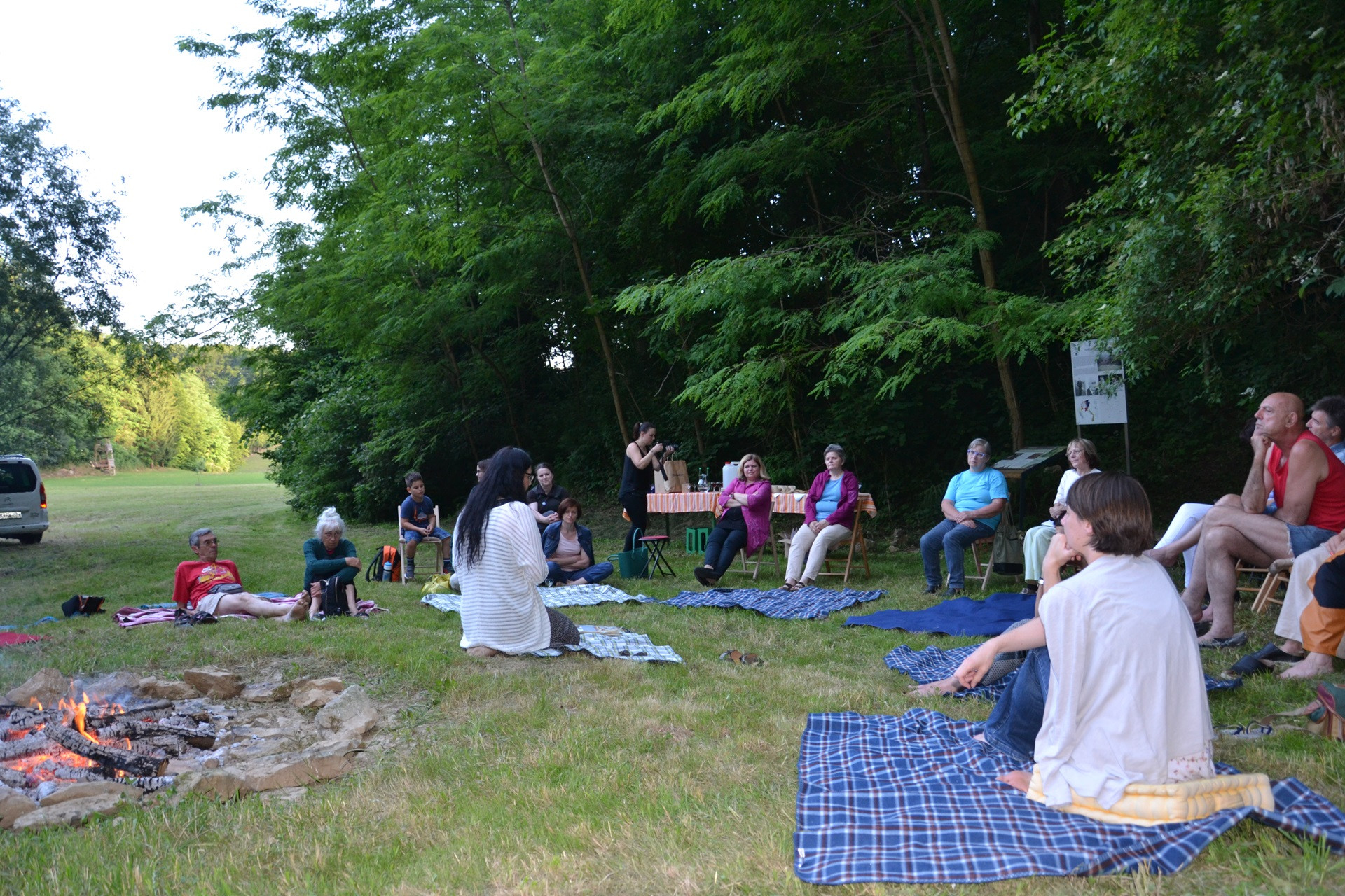 Jana Puhar I Ajdovske zgodbe v Ajdovski jami: Snovna in nesnovna zapuščina Ajdov v Posavju, predavanje