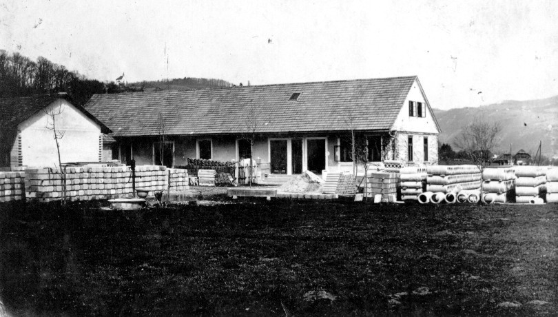 Obrt izdelovanja cementnih izdelkov, ki jo je Alojz Pirca začel graditi leta 1905.