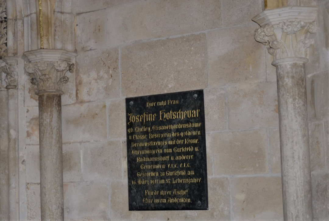 Voden ogled Mavzoleja družine Hočevar