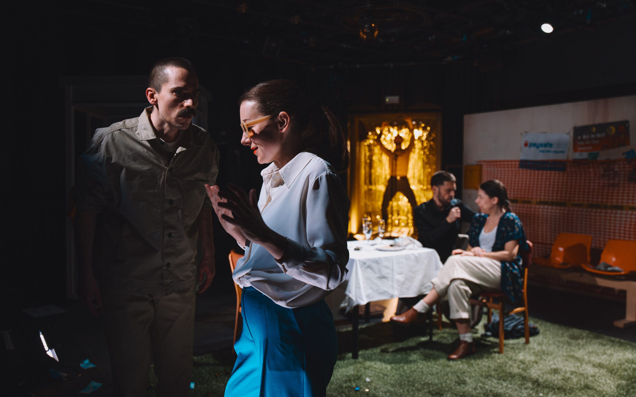 ≈ [približno enako kot]