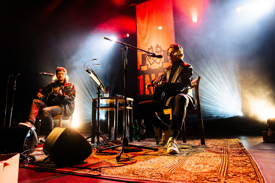 1 na 1: Štras in Bojan Cvjetićanin