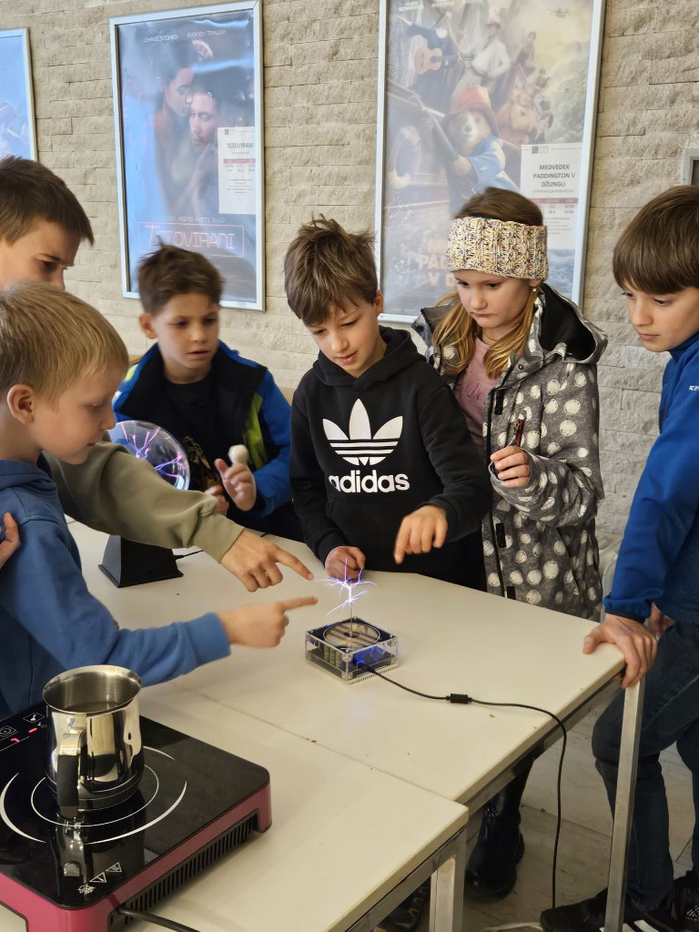 50 let temeljev za nuklearko